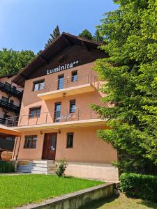 Budova, kde se penzion nachází + 99 fotografií