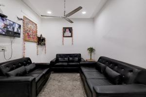 Гостиная зона в Townhouse Mohali Bus Terminal Formerly Hotel Hm Crystal