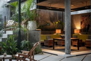 Posezení v ubytování Basico Pixoy Hotel