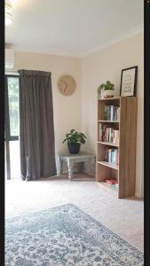 Biblioteca din acest apartament