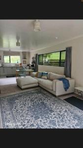 Piscina de la sau aproape de Mikimiki Valley Cottage near Tararua Park Trailhead