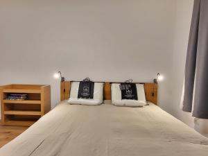 Ένα ή περισσότερα κρεβάτια σε δωμάτιο στο Stilvoll renoviertes Apartment in Grünlage