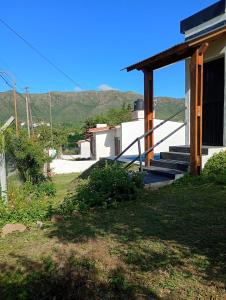 En generel udsigt til bjerge eller udsigt til bjerge taget fra feriehuset