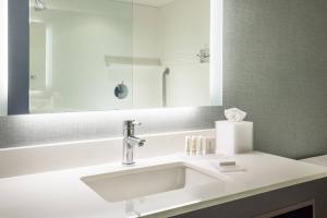 O baie la Residence Inn by Marriott Boston Braintree +18 fotografii