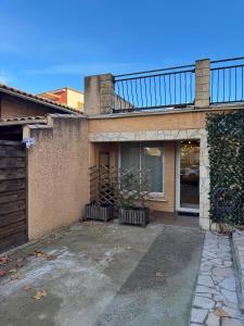 Το κτήριο όπου στεγάζεται  η βίλα