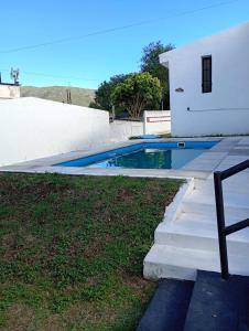 Swimmingpoolen hos eller tæt på Casa Serrana Punilla