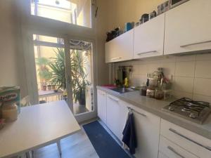 Køkken eller tekøkken på Stunning breathtaking sea views ! + 6 billeder