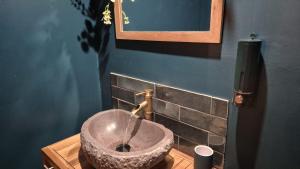 Ένα μπάνιο στο Amazonia - Private Spa and Cinema