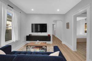 Φωτογραφία από το άλμπουμ του Bright 2-BR Home by Breweries/Riverfront/Casino σε Windsor