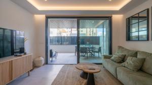 Μια τηλεόραση ή/και κέντρο ψυχαγωγίας στο XPCE JADE TOWER, Pool-Spa-Gym-Cinema-Beach and Parking Free