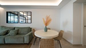 Χώρος καθιστικού στο XPCE JADE TOWER, Pool-Spa-Gym-Cinema-Beach and Parking Free