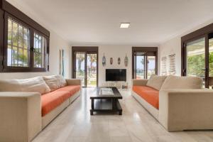 Μια τηλεόραση ή/και κέντρο ψυχαγωγίας στο Spacious Villa Laurisilva