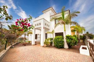 Το κτήριο όπου στεγάζεται  η βίλα