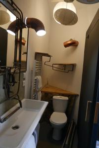 Et badeværelse på Nouveauté - Le Voyage en Ballon + 2 billeder