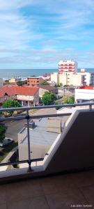 vistas a una ciudad con una rampa de skate en Brisas, en Santa Teresita