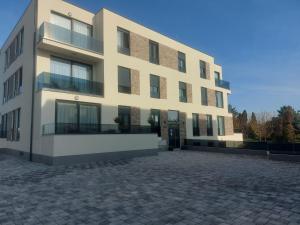 Το κτήριο όπου στεγάζεται  το διαμέρισμα