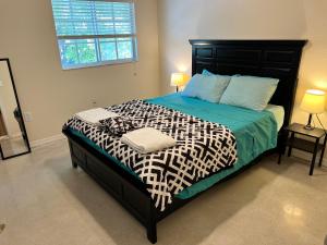 Ένα ή περισσότερα κρεβάτια σε δωμάτιο στο Queen with Private Dedicated Spa Bath