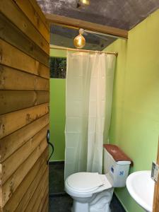 Ένα μπάνιο στο Almonte Glamping