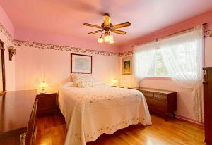 Ένα ή περισσότερα κρεβάτια σε δωμάτιο στο 2beds in Room A Free parking 15min to downtown