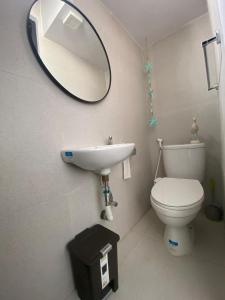 Et badeværelse på Villa Kitin Luxe + 4 billeder