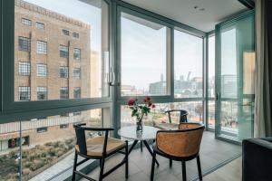 Posezení v ubytování LUXURY 3 Bed 3 Bath Apartment in Central London