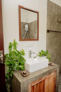 Koupelna v ubytování Indunil Family Residence With Pool Hiriketiya