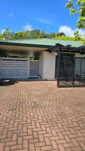 Το κτήριο όπου στεγάζεται  ο ξενώνας +8 φωτογραφίες