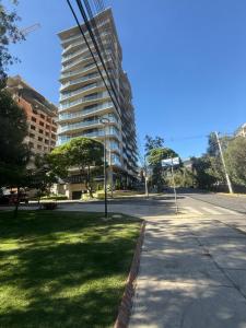 Το κτήριο όπου στεγάζεται  το διαμέρισμα