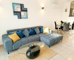 Χώρος καθιστικού στο Summer Forever townhouse +22 φωτογραφίες