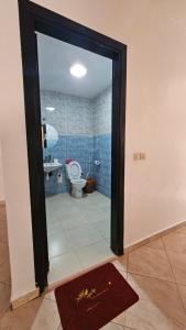 Ένα μπάνιο στο Jad Appartement N1