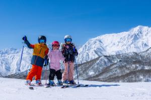 Επισκέπτες που μένουν στο Kinagashi Happo Chalet East