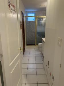 Ảnh trong thư viện ảnh của MARY's HOUSE 2-BED -YVR UBC DOWNTOWN ở Vancouver