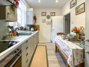 Kuchyň nebo kuchyňský kout v ubytování Hildas Hideaway + 14 fotografií