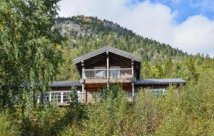 Φυσικό τοπίο κοντά σε αυτή η παραθεριστική κατοικία +18 φωτογραφίες