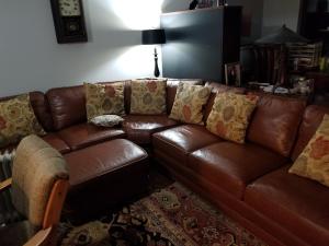 Et opholdsområde på Farmington Guest Housing + 5 billeder