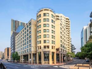 Το κτήριο όπου στεγάζεται  το ξενοδοχείο διαμερισμάτων