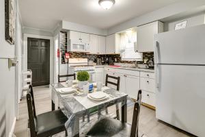 Kuchyň nebo kuchyňský kout v ubytování Walk to Local Eats! Updated Schenectady Apartment + 17 fotografií