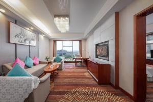 TV/trung tâm giải trí tại King Maker Grand Hotel-At the Gate of Tianmen Peak Cableway