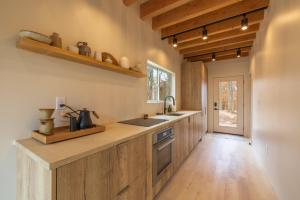 Η κουζίνα ή μικρή κουζίνα στο The Klover +28 φωτογραφίες