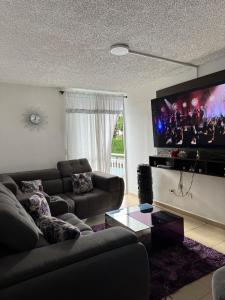 Χώρος καθιστικού στο Hermoso apartamento amoblado en Dosquebradas