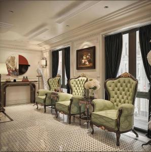 Χώρος καθιστικού στο Diamond Hotel Hanoi