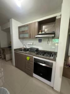 Η κουζίνα ή μικρή κουζίνα στο Apartamento familiar