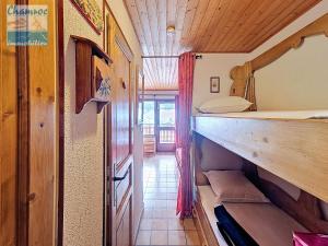 Η κουζίνα ή μικρή κουζίνα στο Studio lumineux avec balcon exposé Sud et parking à La Chapelle-d'Abondance - FR-1-692-116