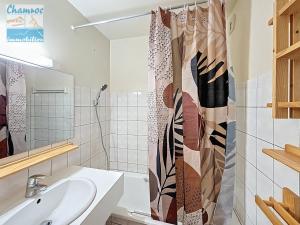 Ένα μπάνιο στο Studio lumineux avec balcon exposé Sud et parking à La Chapelle-d'Abondance - FR-1-692-116 +4 φωτογραφίες