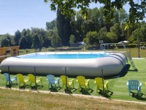 Πισίνα στο ή κοντά στο Mobil-home avec Terrasse pour 4 personnes - API-1-52-930