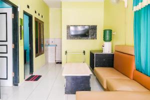 Μια τηλεόραση ή/και κέντρο ψυχαγωγίας στο Pondok HJP Pangandaran Mitra RedDoorz