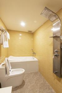 Ένα μπάνιο στο SAM Hotel and Apartment +22 φωτογραφίες