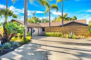 Ảnh trong thư viện ảnh của Cardiff 3BD Oasis with Private Pool and Hot Tub Only 10 min to Beach ở Encinitas