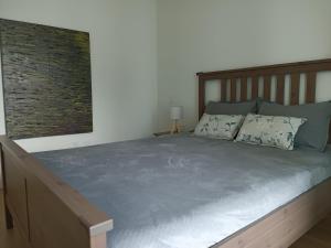 Ένα ή περισσότερα κρεβάτια σε δωμάτιο στο New condo Great amenities Near Skytrain