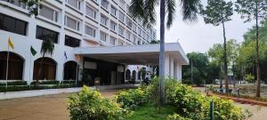 Κήπος έξω από το Hotel Tamilnadu Trichy Unit 2 - Formerly SRM